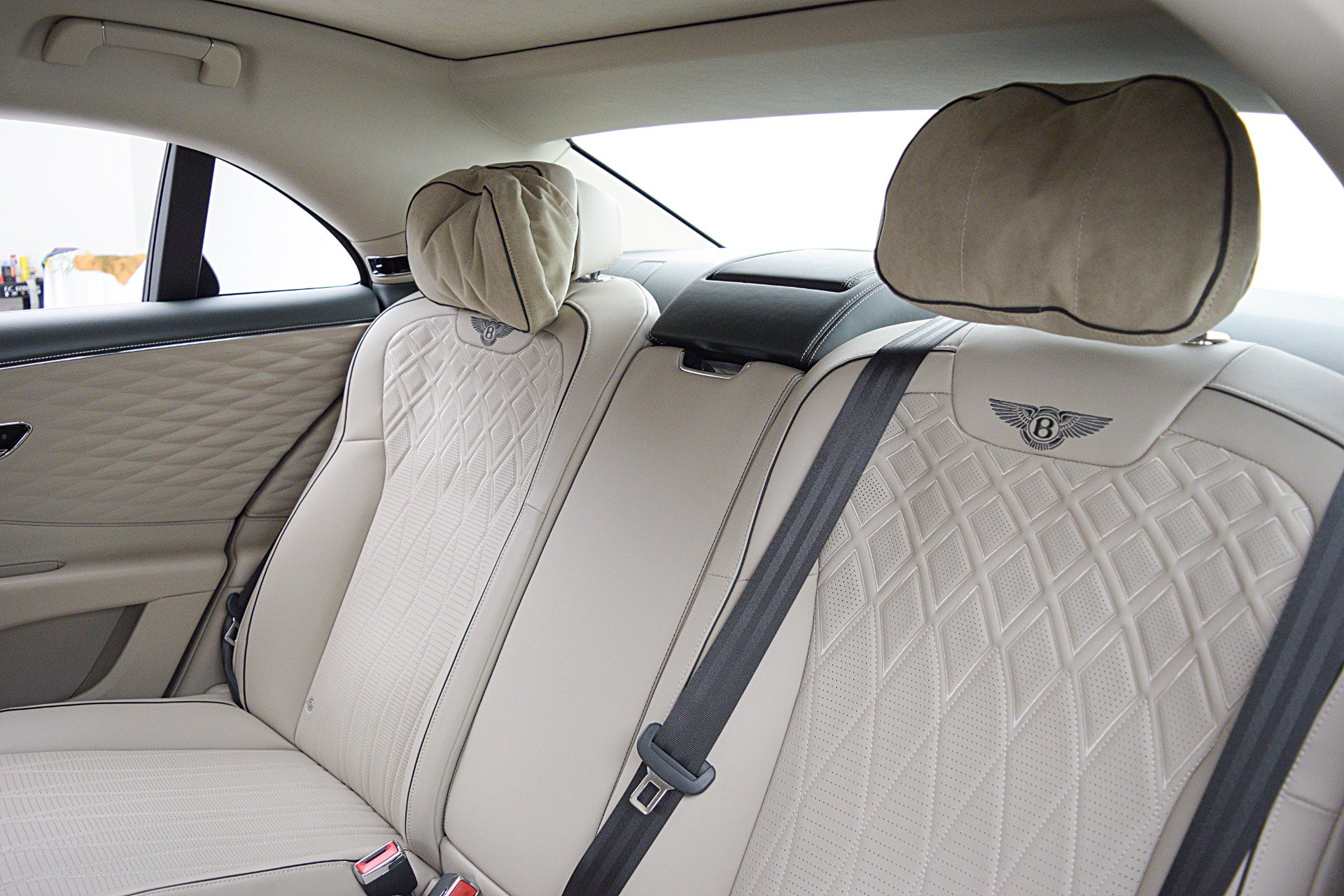 Certified 2022 Bentley Flying Spur V8 AWD/4WD image 25