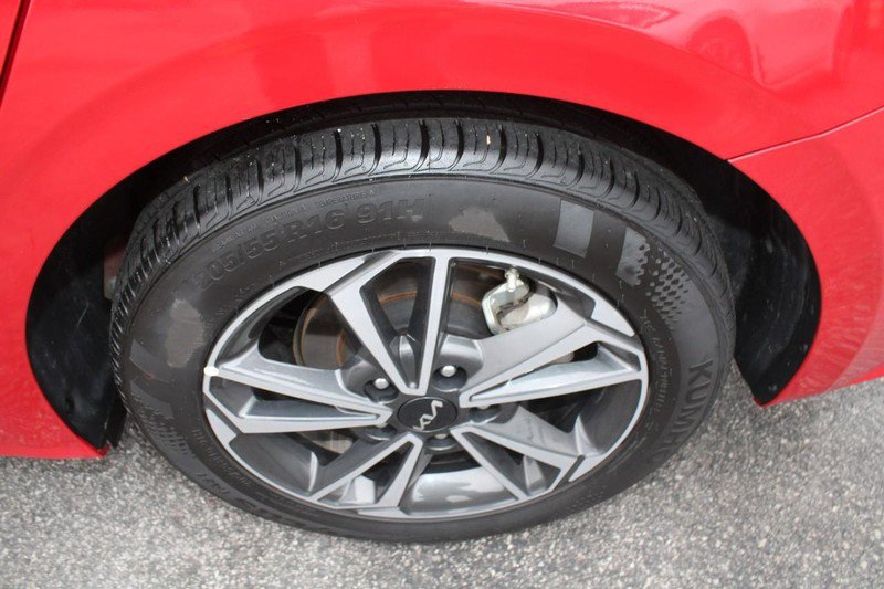 Used 2024 Kia Forte LXS image 6