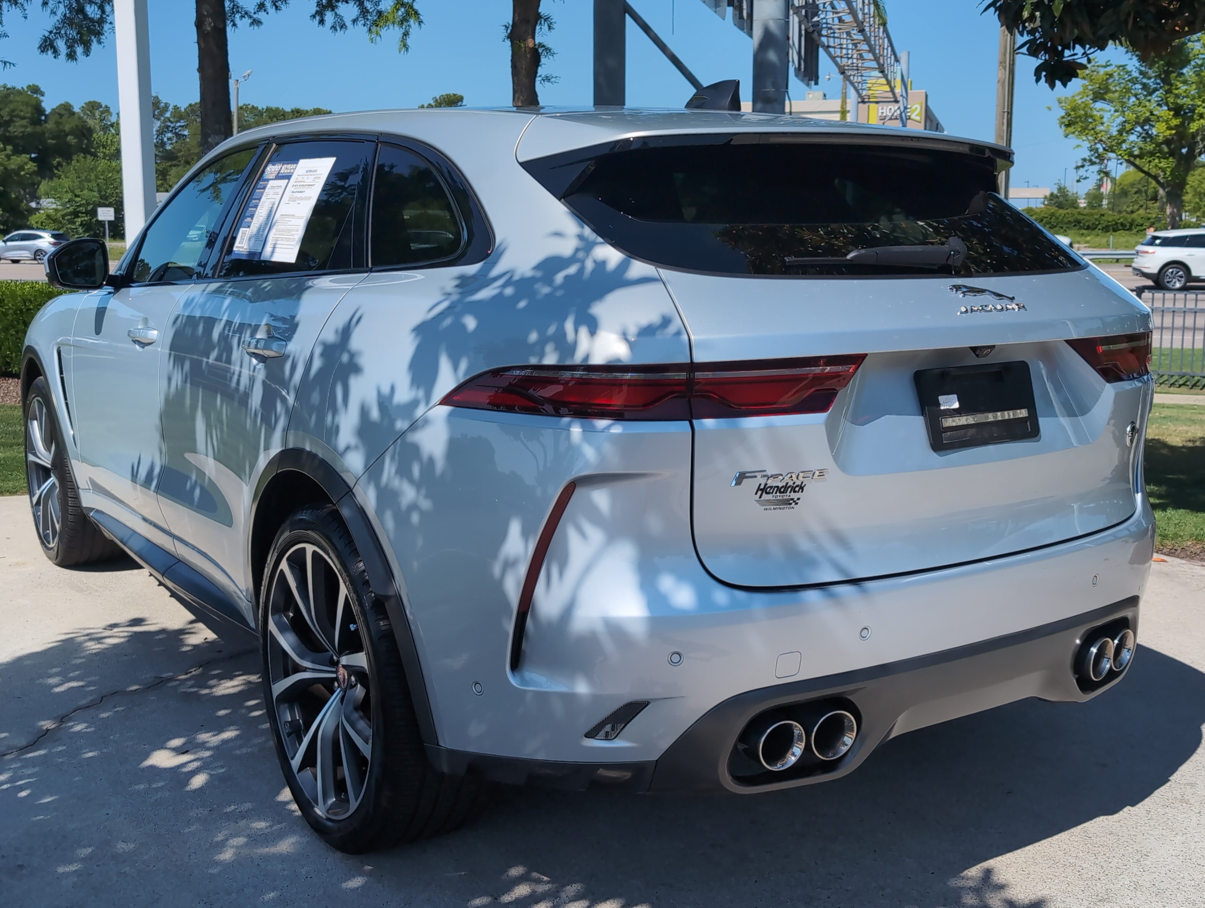 Used 2022 Jaguar F-PACE SVR AWD/4WD image 15