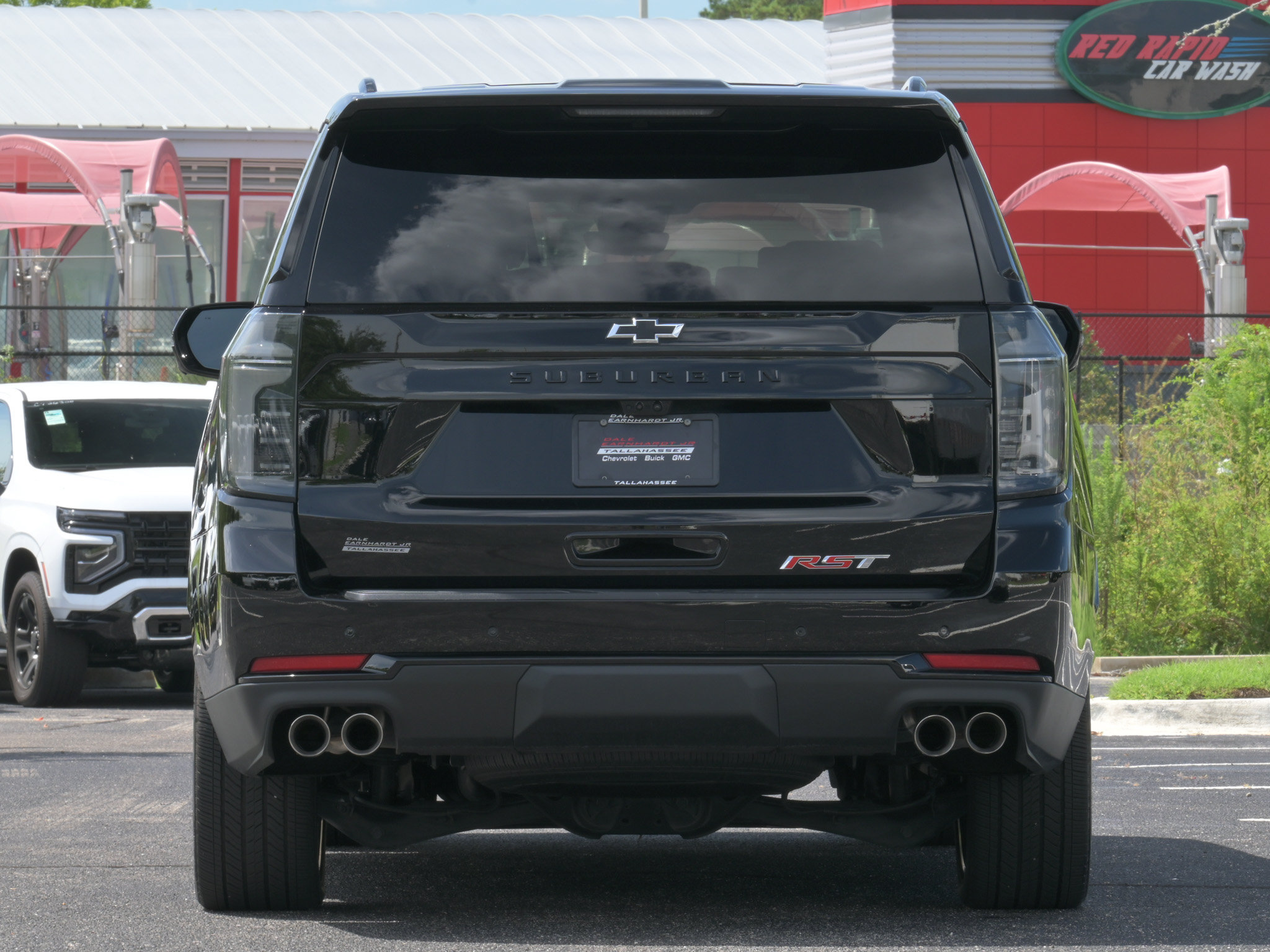 Used 2025 Chevrolet Suburban RST AWD/4WD image 38