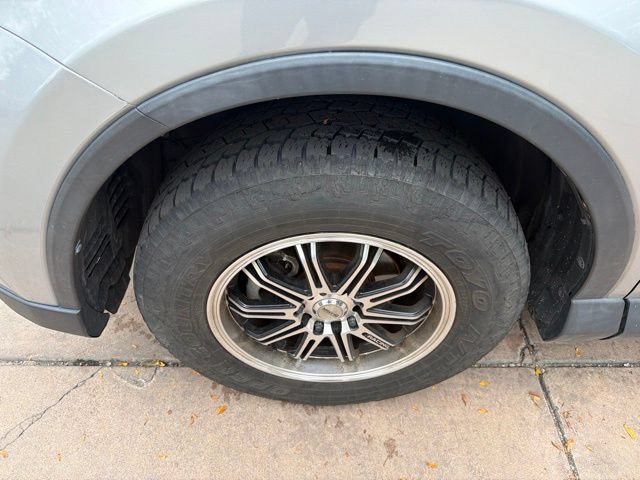 Used 2017 Toyota RAV4 LE FWD image 9