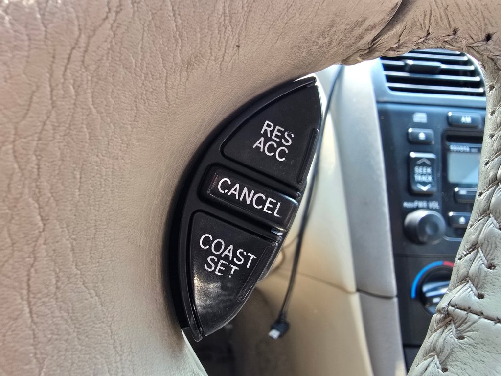 Used 2002 Toyota Avalon XL w/ Luxury Pkg FWD image 5