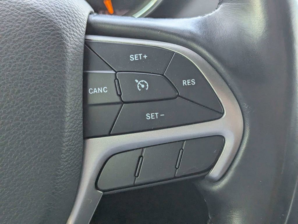 Used 2021 Jeep Grand Cherokee Laredo X RWD image 27