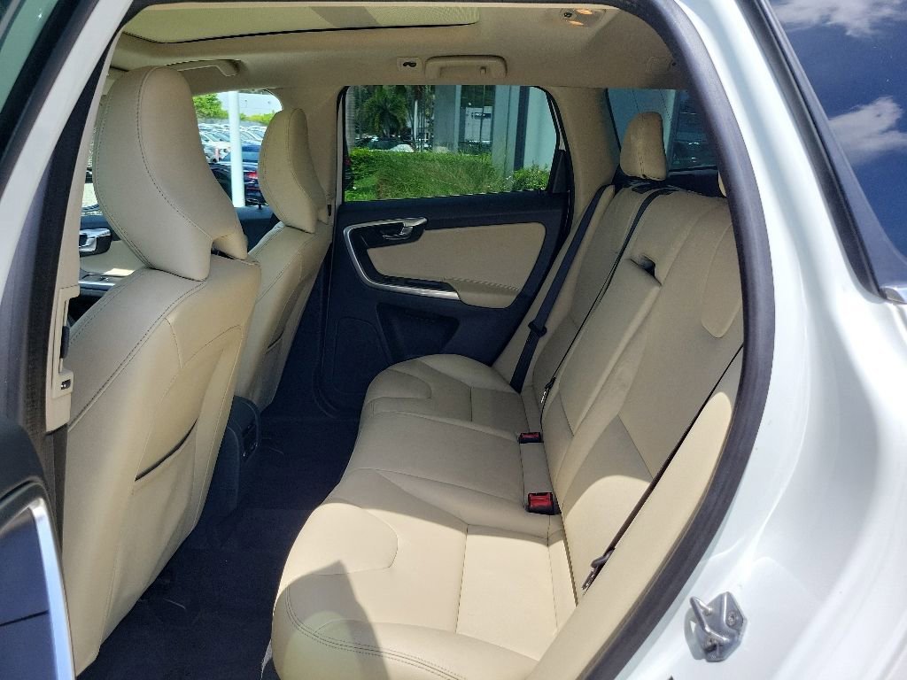 Used 2016 Volvo XC60 T6 Platinum w/ Climate Package AWD/4WD image 8