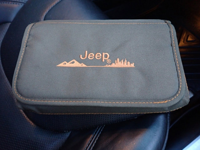 Used 2019 Jeep Cherokee Overland w/ Technology Group image 16