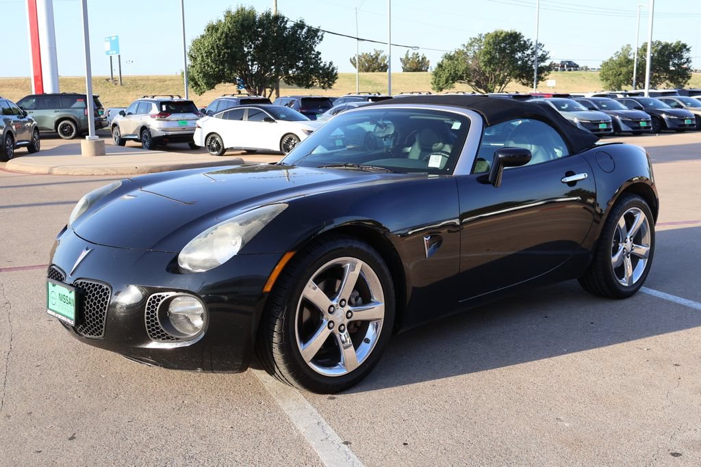 Used 2008 Pontiac Solstice GXP w/ Premium Package RWD image 3