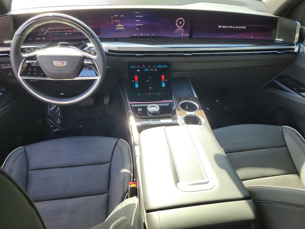 Used 2025 Cadillac Escalade ESV Premium Luxury w/ LPO, Floor Liner Package image 18