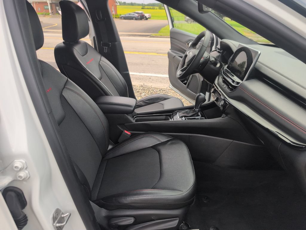 Used 2025 Jeep Compass Trailhawk AWD/4WD image 13