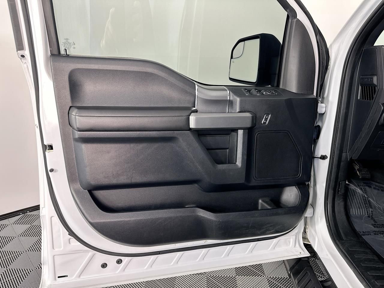 Used 2016 Ford F150 XLT w/ Equipment Group 302A Luxury image 26