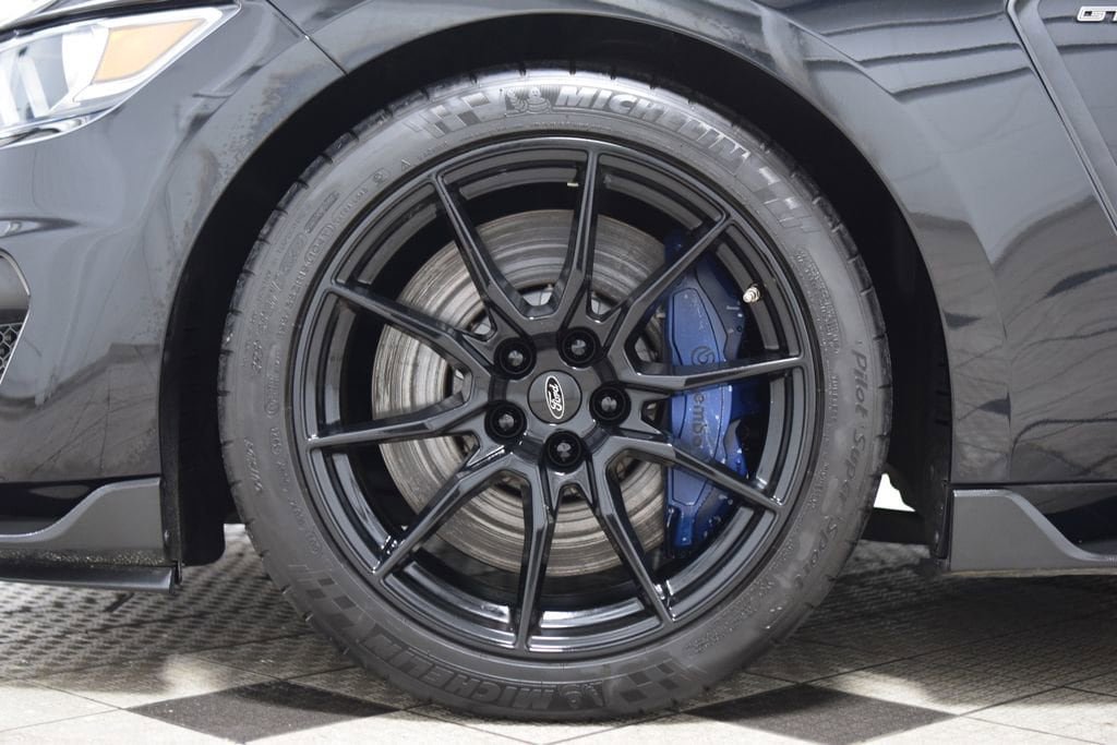 Used 2020 Ford Mustang Shelby GT350 w/ Technology Package RWD image 28