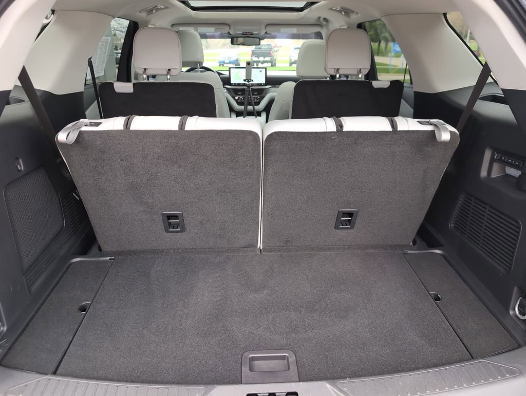 Used 2025 Ford Explorer Platinum w/ Ultimate Package image 10