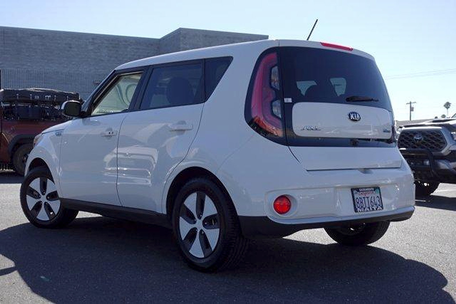 Used 2017 Kia Soul EV-e FWD image 8