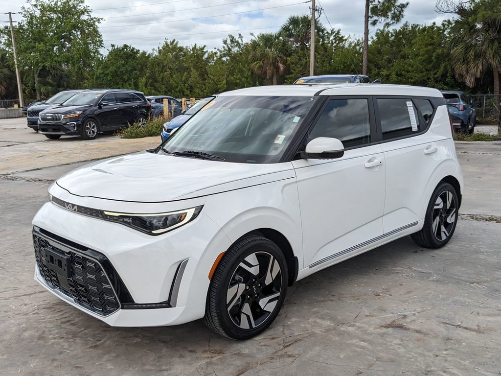 Certified 2025 Kia Soul GT-Line w/ GT-Line Technology Package image 4