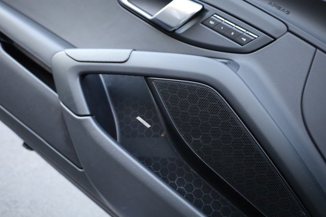 Used 2017 Porsche 718 Boxster image 35