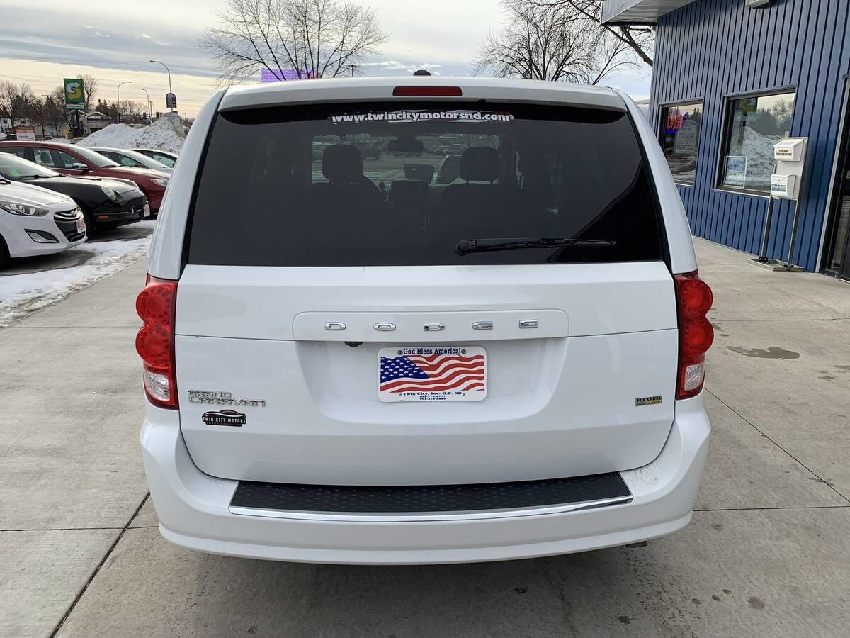 Used 2019 Dodge Grand Caravan SE w/ UConnect Hands-Free Group image 7