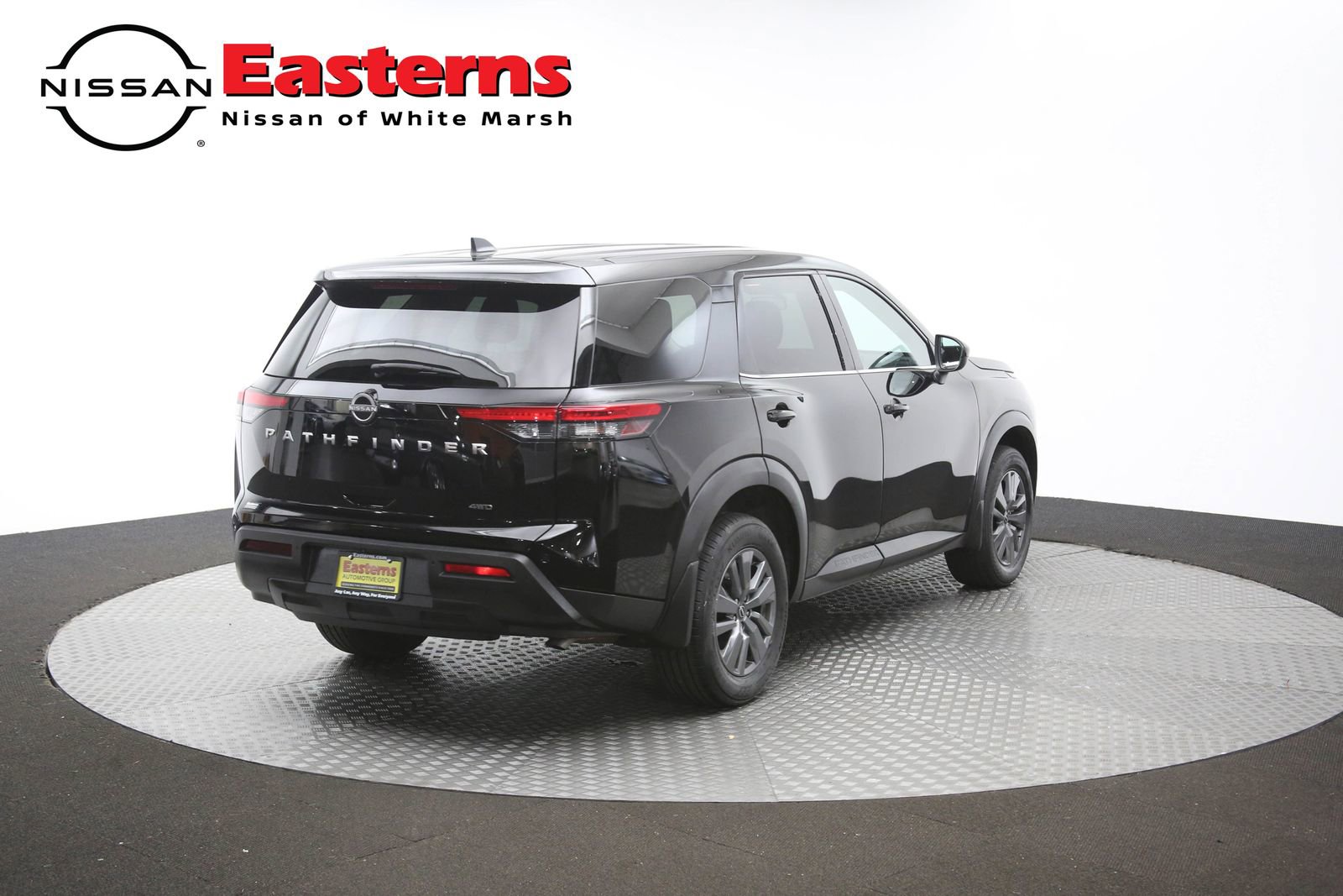 Used 2024 Nissan Pathfinder S AWD/4WD image 39