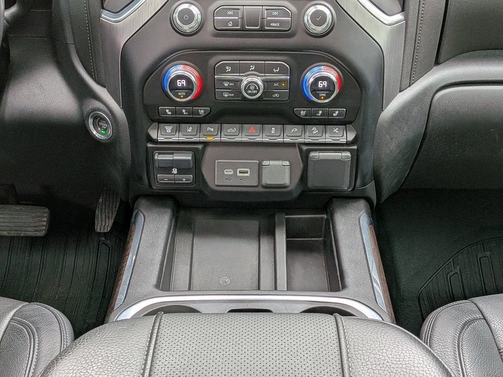 Used 2023 GMC Sierra 3500 Denali w/ Denali Ultimate Package image 18