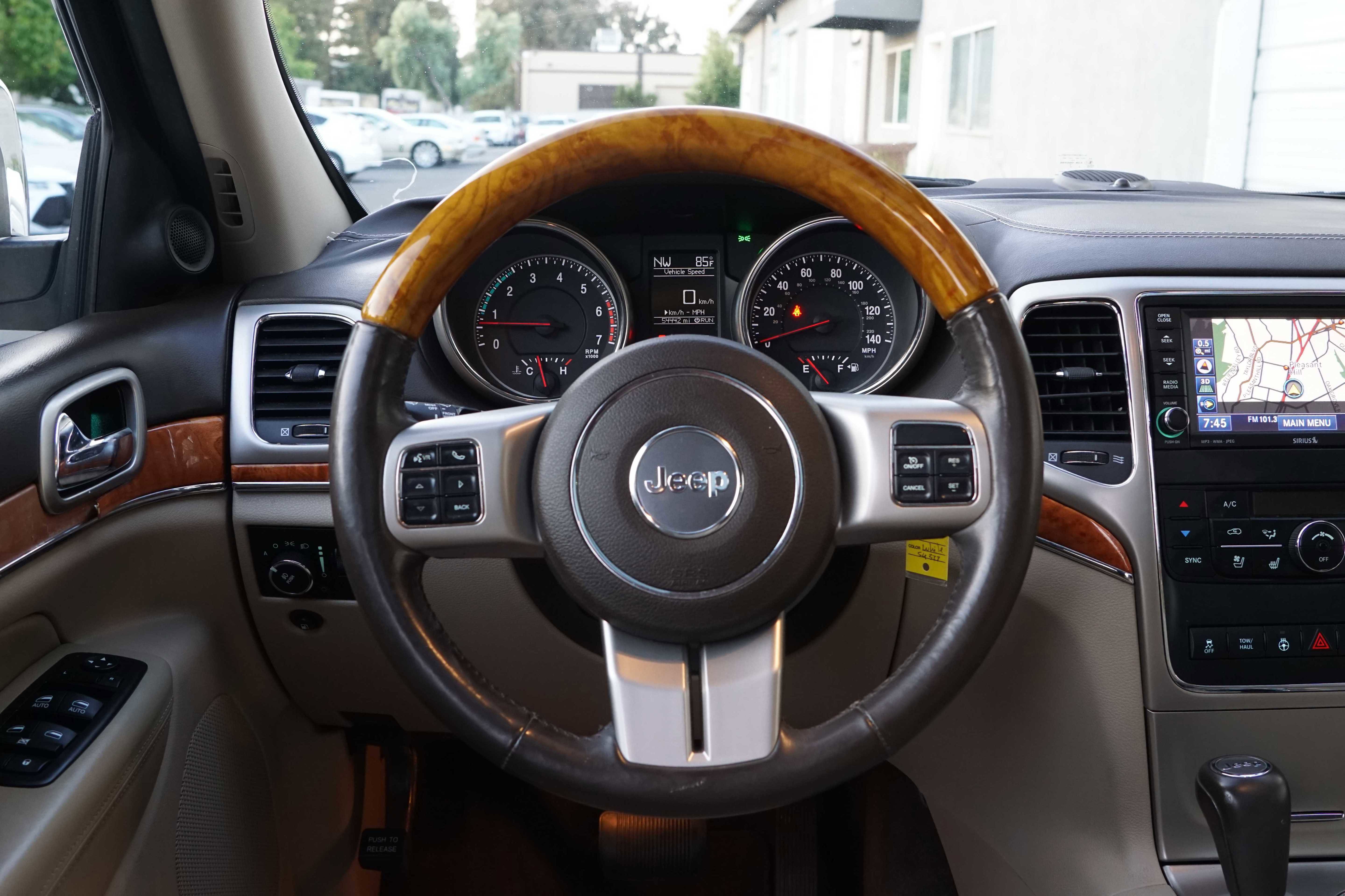 Used 2012 Jeep Grand Cherokee Overland image 43