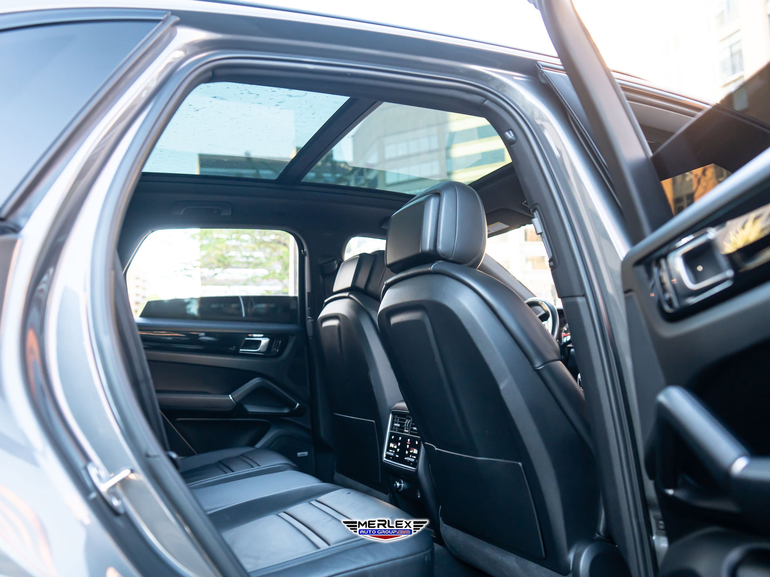Used 2019 Porsche Cayenne S w/ Premium Plus Package AWD/4WD image 21
