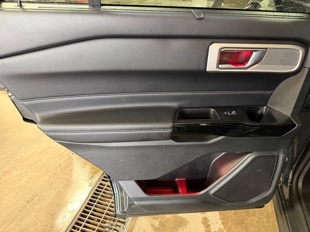 Used 2023 Ford Explorer ST w/ Equipment Group 401A AWD/4WD image 27