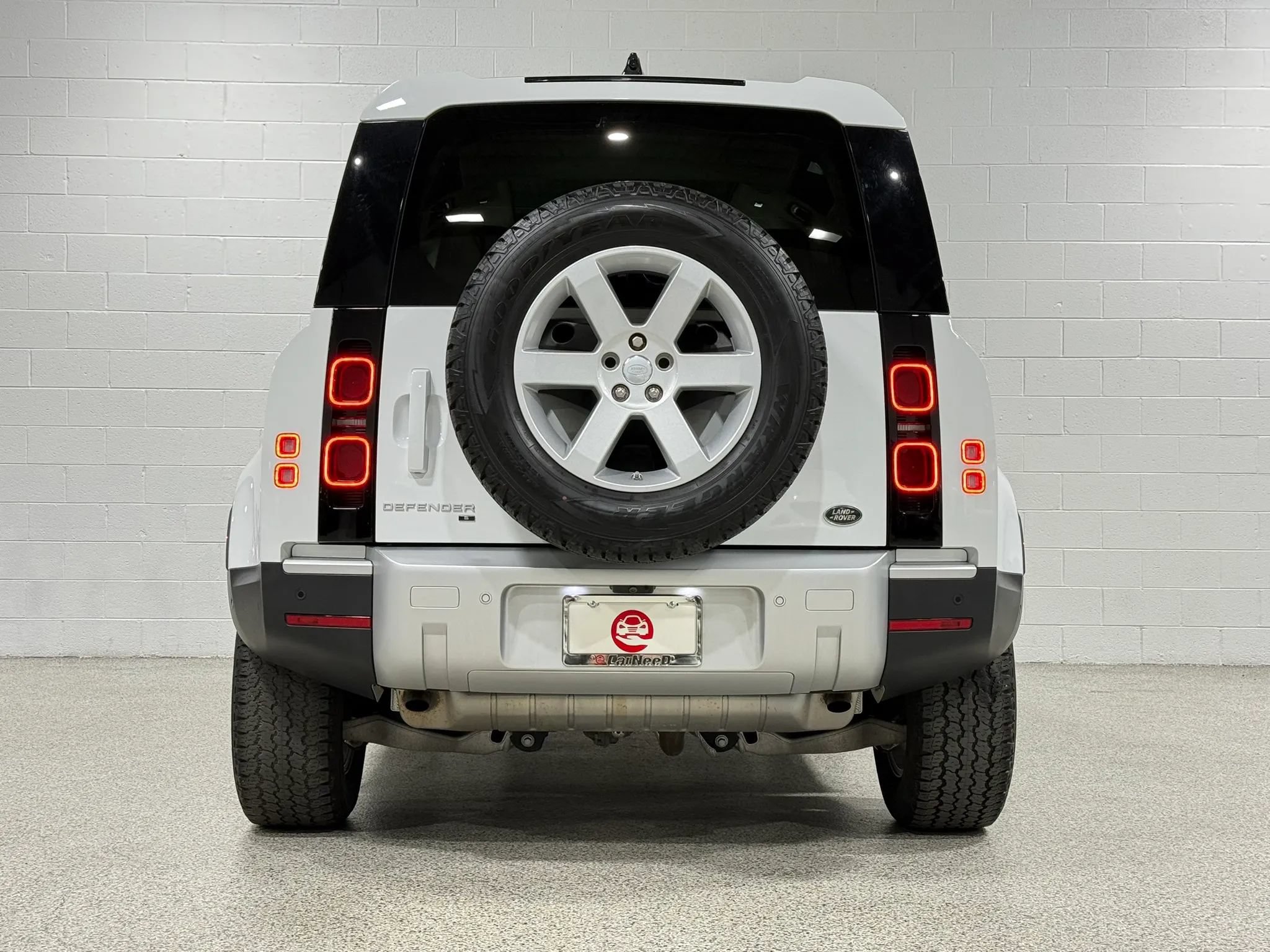Used 2020 Land Rover Defender 110 S AWD/4WD image 7