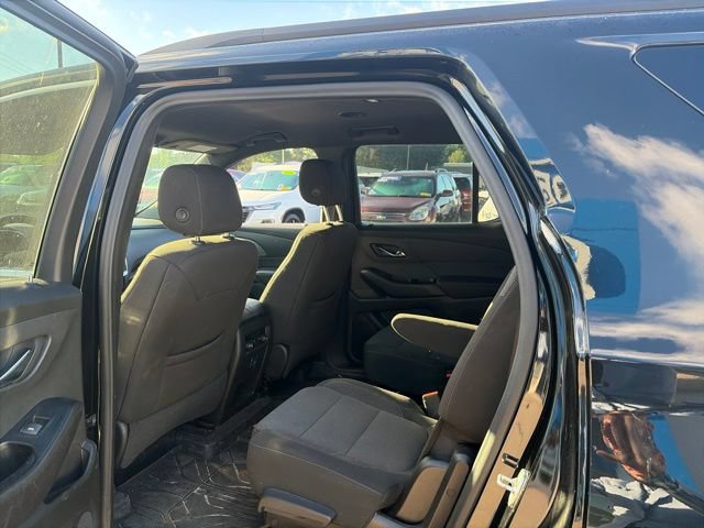 Used 2023 Chevrolet Traverse LT w/ Rear Camera Mirror Package AWD/4WD image 12
