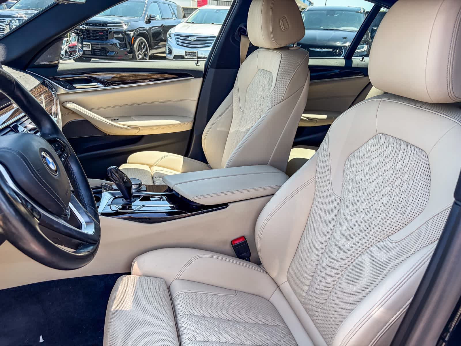 Used 2021 BMW 530i xDrive w/ Premium Package AWD/4WD image 16