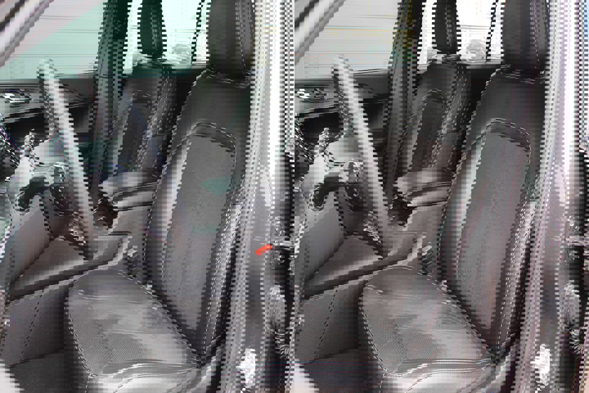 Used 2024 Jeep Grand Cherokee L Laredo image 56