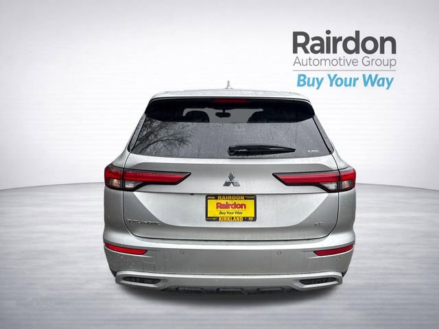 Used 2024 Mitsubishi Outlander SE image 39