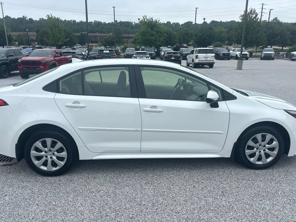 Used 2023 Toyota Corolla LE FWD image 2