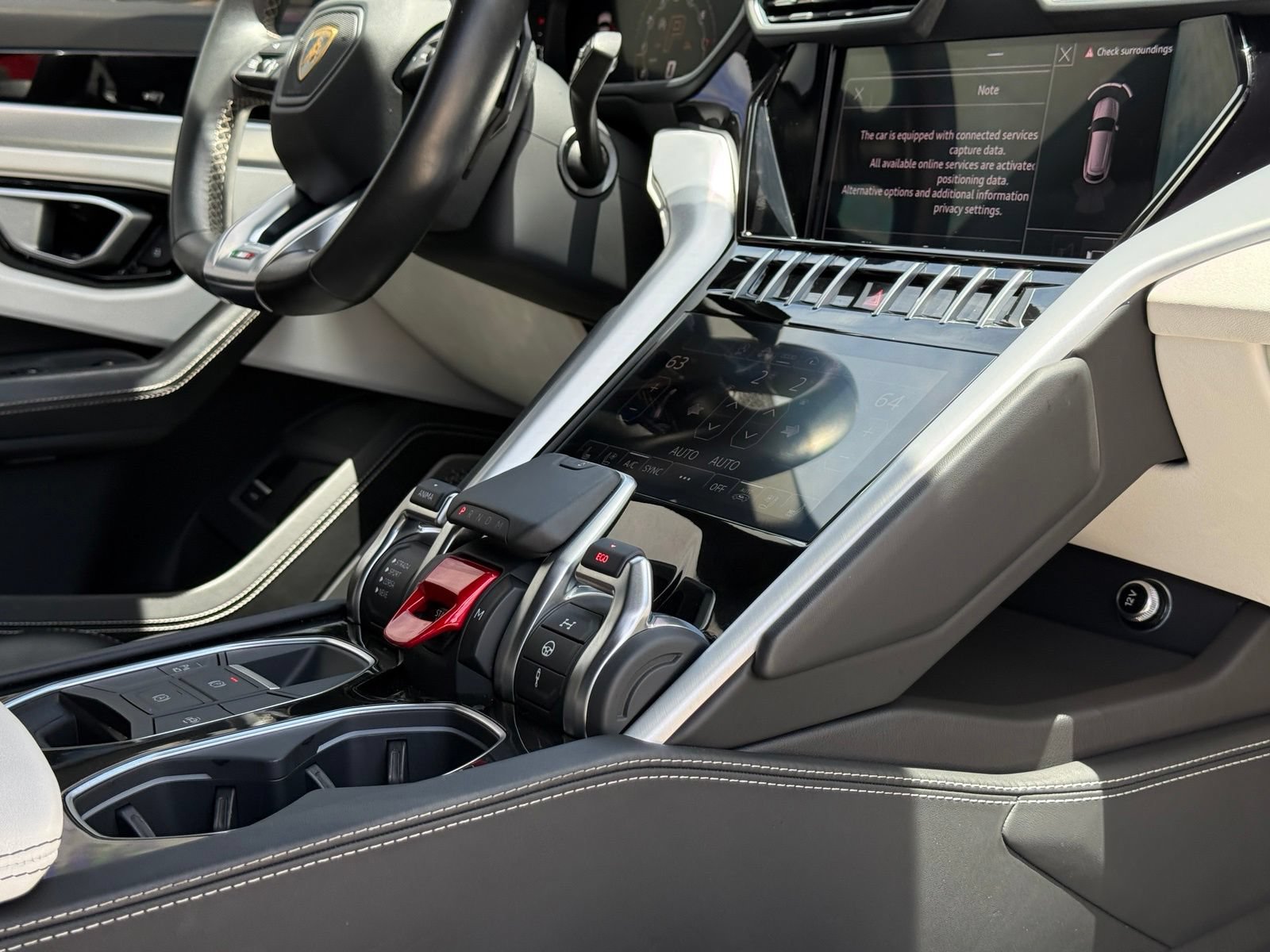 Used 2022 Lamborghini Urus AWD/4WD image 41