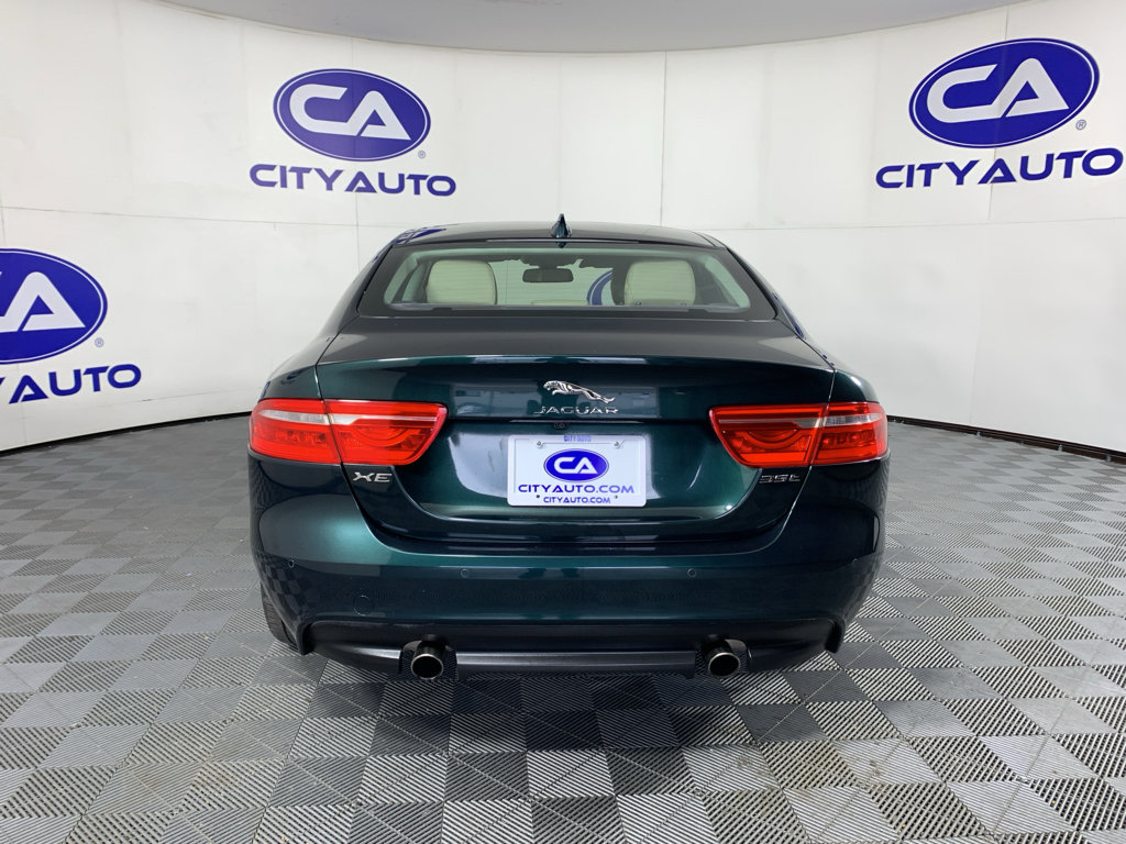 Used 2017 Jaguar XE Prestige image 4