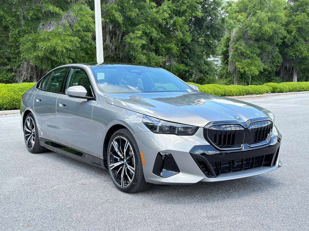 New 2026 BMW 550e xDrive AWD/4WD image 7