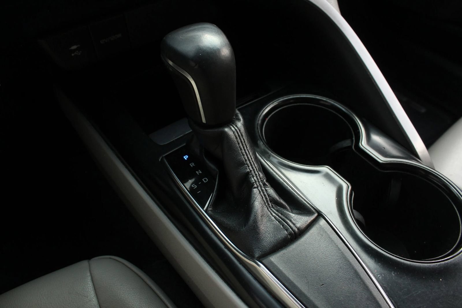 Used 2019 Toyota Camry SE FWD image 32