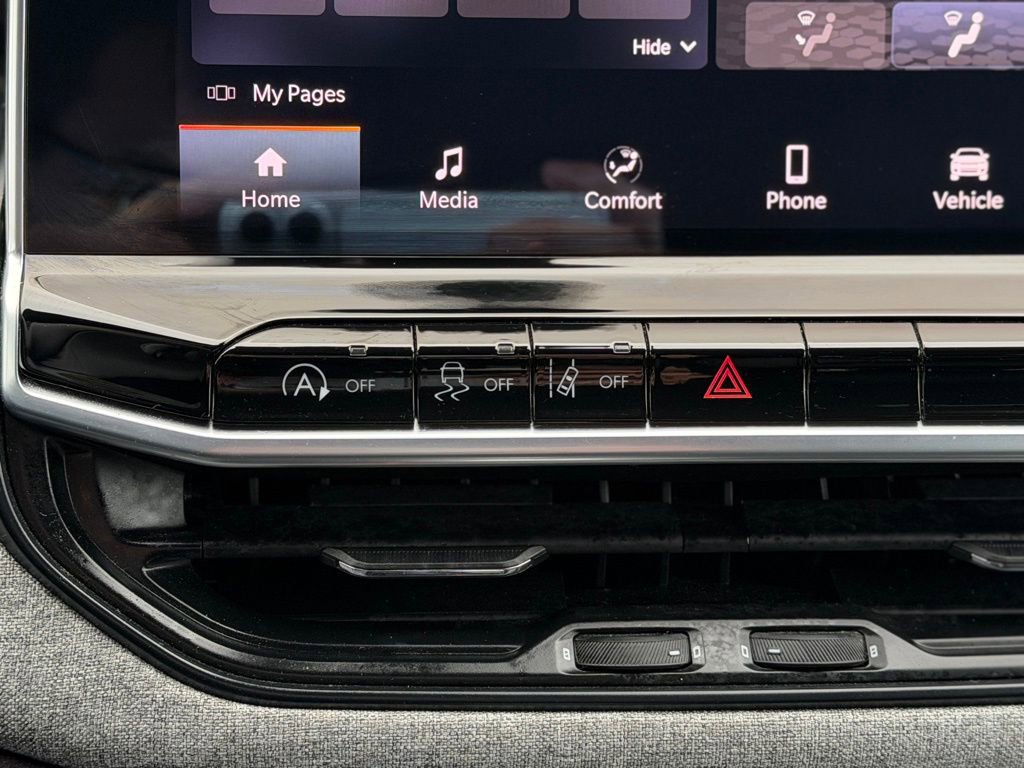 Used 2024 Jeep Compass Latitude image 16