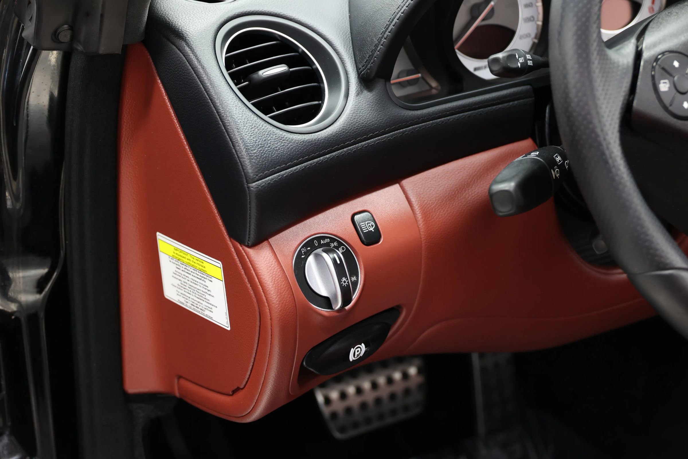 Used 2012 Mercedes-Benz SL 63 AMG image 22