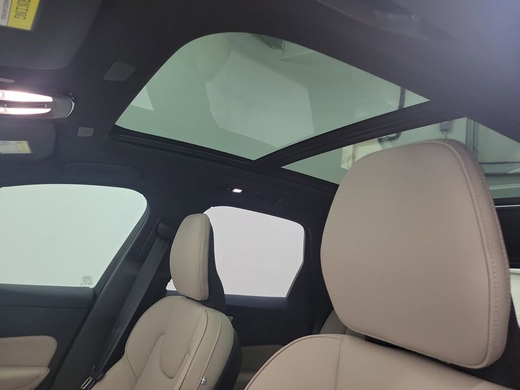 New 2026 Volvo XC60 B5 Plus w/ Protection Package Premier image 19
