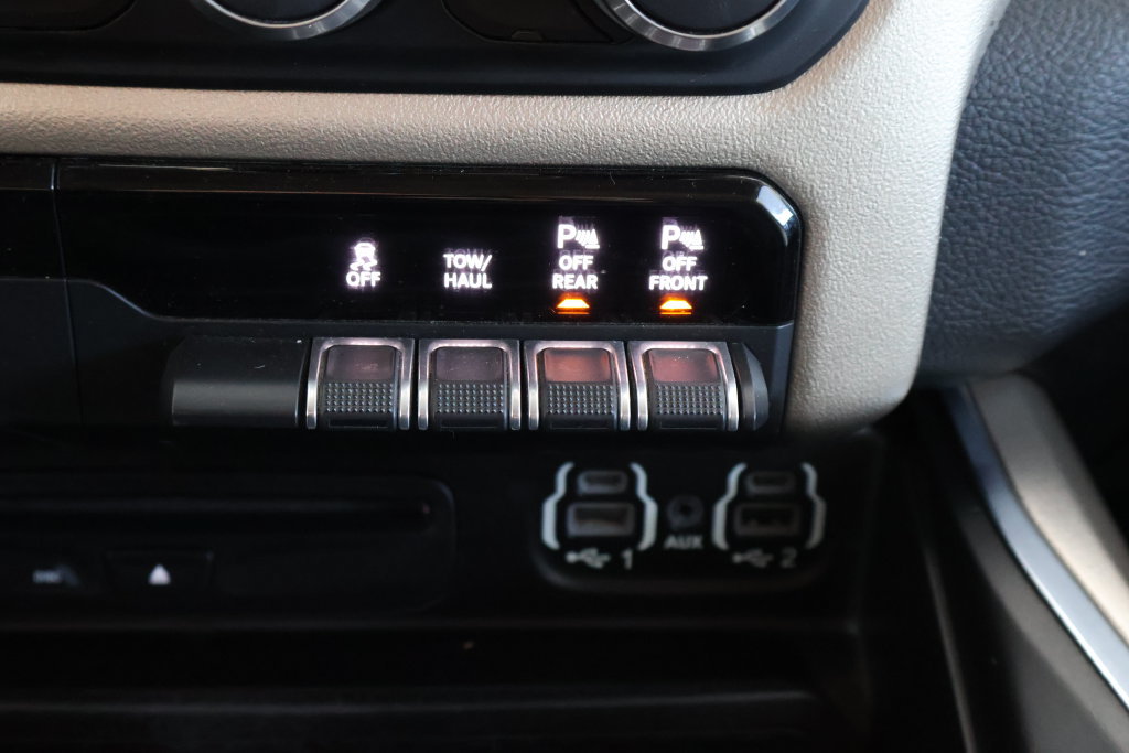 Used 2019 RAM 1500 Laramie AWD/4WD image 40