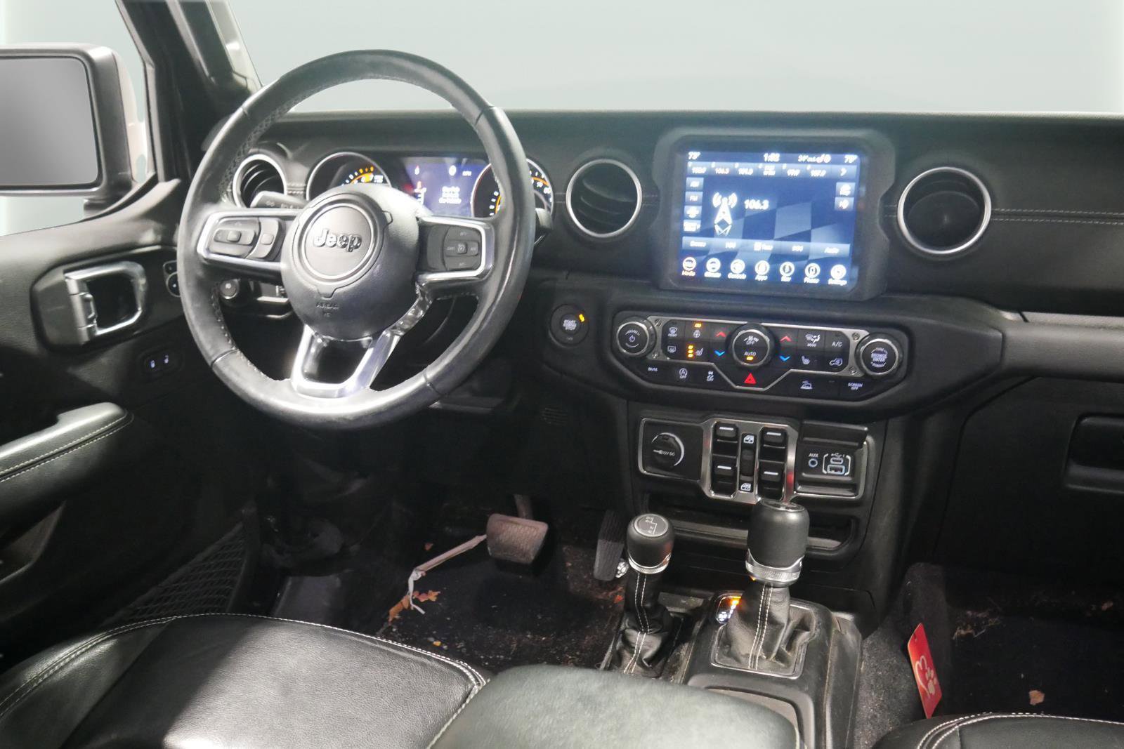 Used 2023 Jeep Wrangler Sahara w/ Cold Weather Group image 33