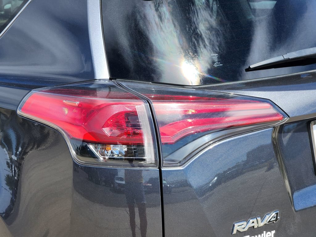 Used 2017 Toyota RAV4 XLE w/ Convenience Package AWD/4WD image 13