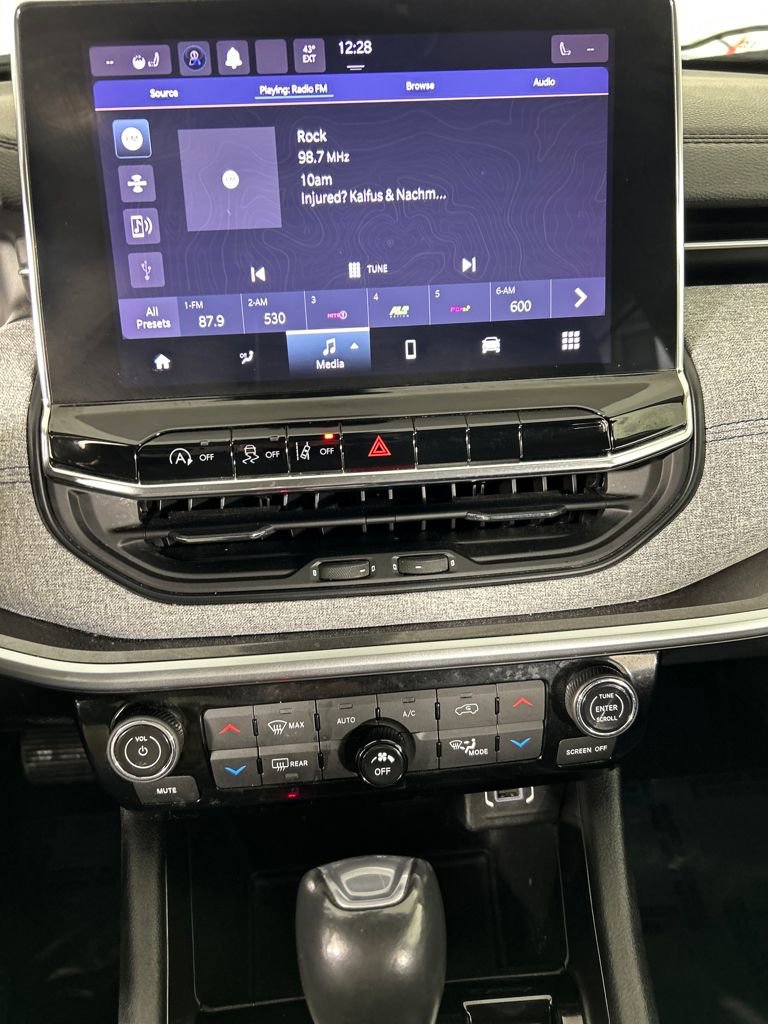 Used 2022 Jeep Compass Latitude w/ Convenience Group image 14