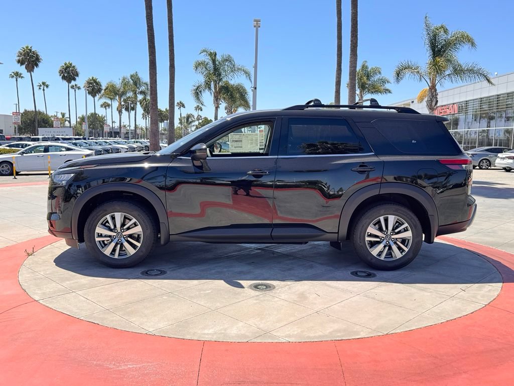 New 2026 Nissan Pathfinder SL FWD image 5