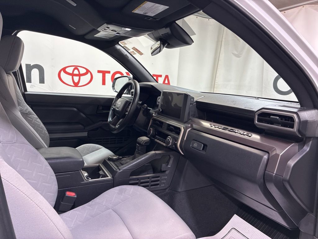 Used 2024 Toyota Tacoma SR5 AWD/4WD image 13