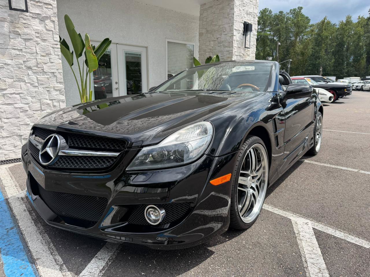 Used 2011 Mercedes-Benz SL 550 image 3