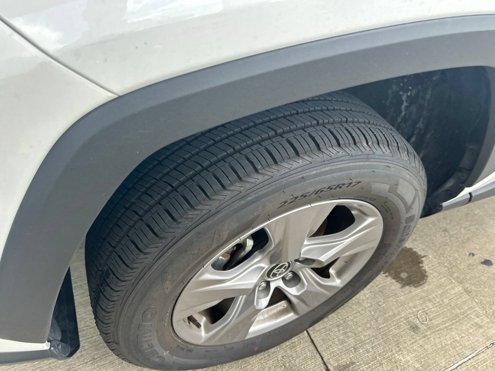 Used 2025 Toyota RAV4 XLE FWD image 24