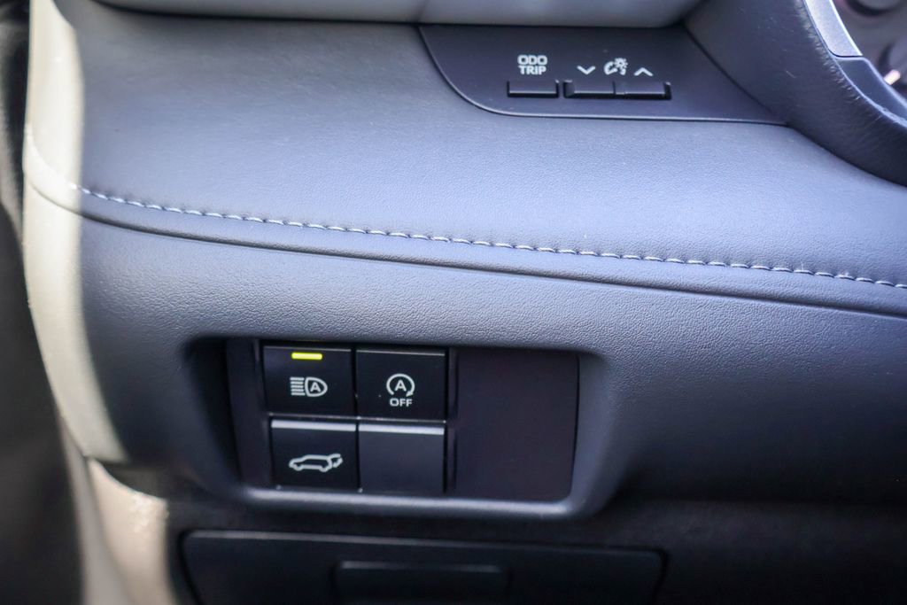 Used 2024 Toyota Highlander XSE FWD image 20