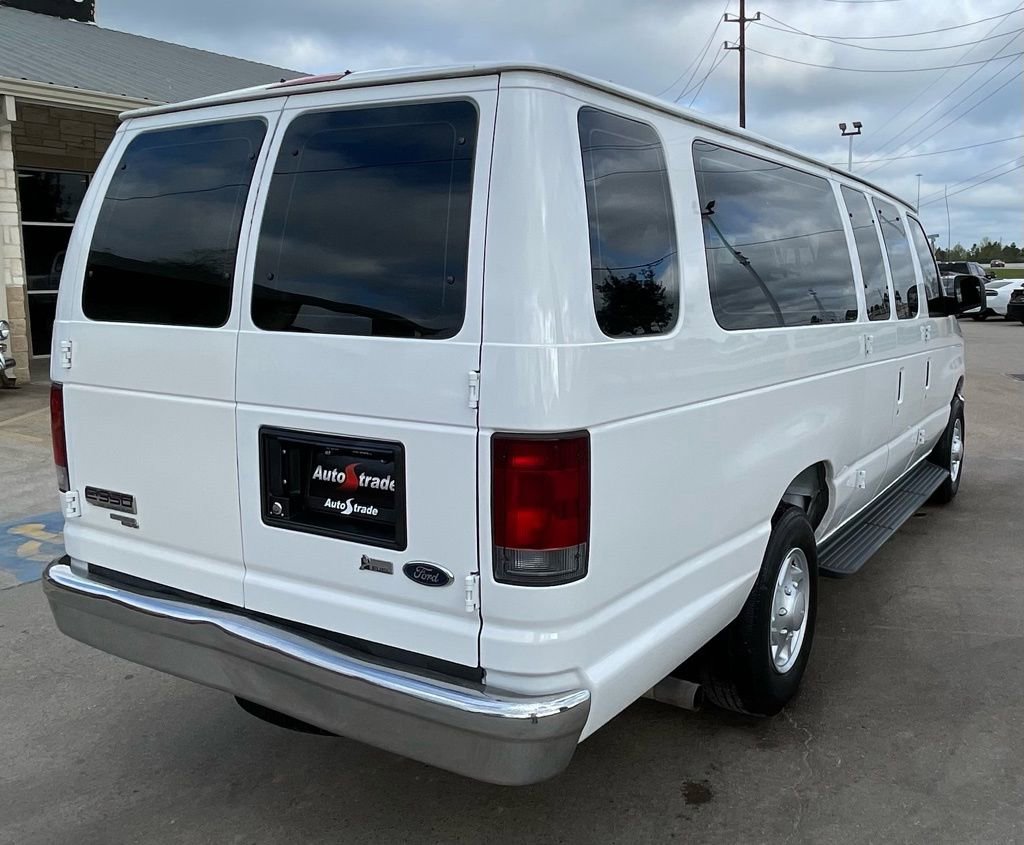 Used 2009 Ford E-350 and Econoline 350 XLT image 5