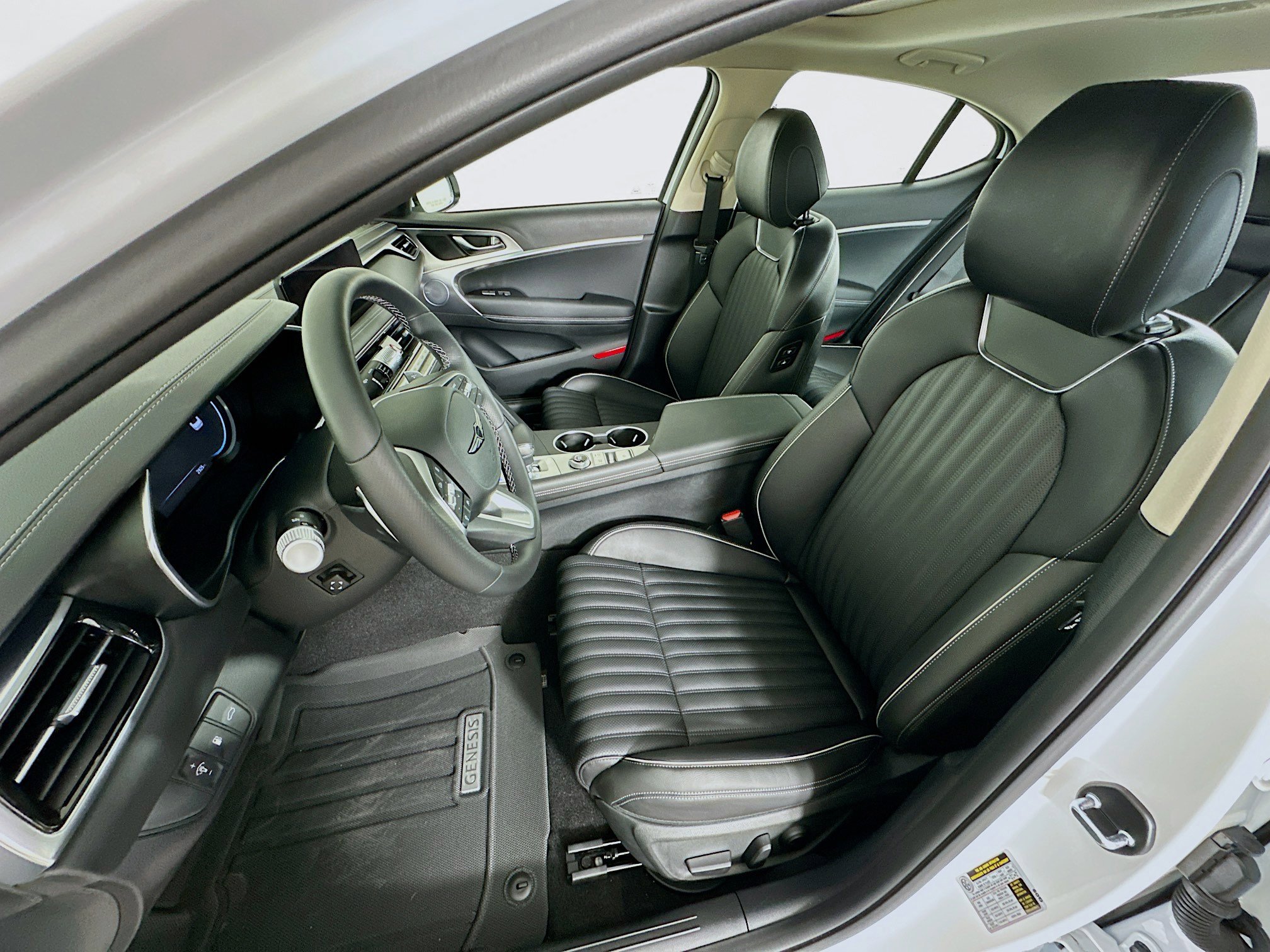 Used 2026 Genesis G70 2.5T Prestige image 13