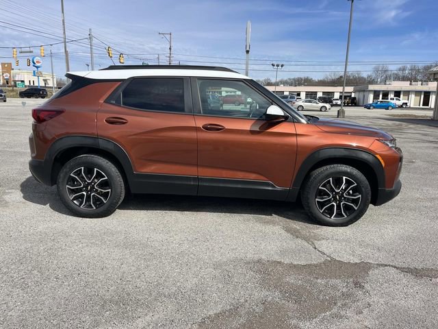 Used 2021 Chevrolet TrailBlazer ACTIV w/ Sun and Liftgate Package image 2