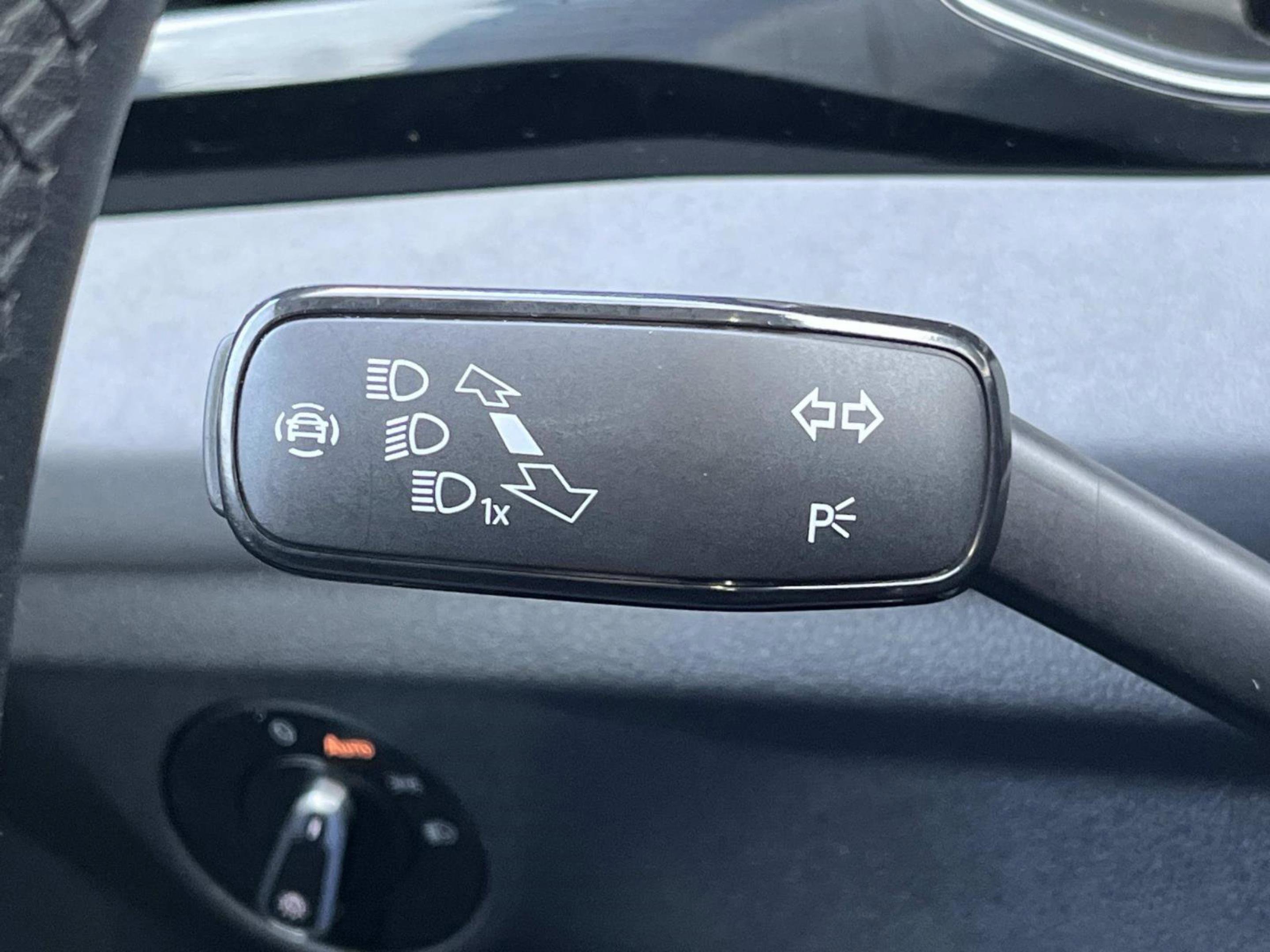 Used 2025 Volkswagen Jetta SE image 39